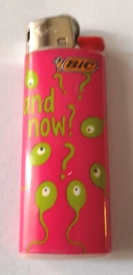 Briquet Bic - and now ? ? - rose - en état de fonctionnement - Photo 1/2