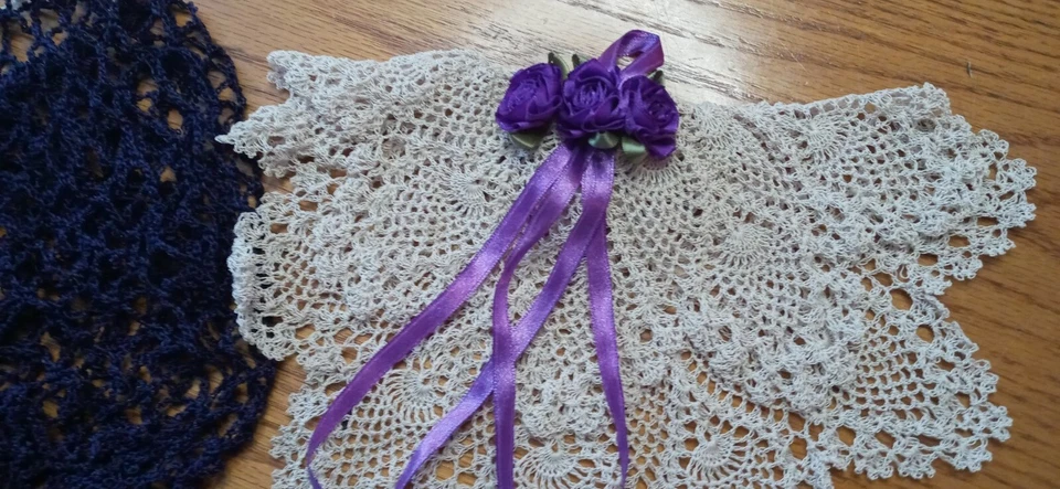 Victorian/Civil War Style Snood Hair Net, Lace Hair Cover, Plastic Broach, Glass - Image 4 of 4