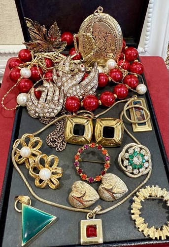 Lotto bigiotteria costume vintage! MONET, AVON e altri! - Foto 3 di 4