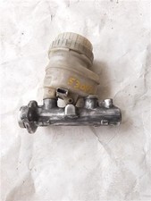 Maître-cylindre de frein Mitsubishi L200