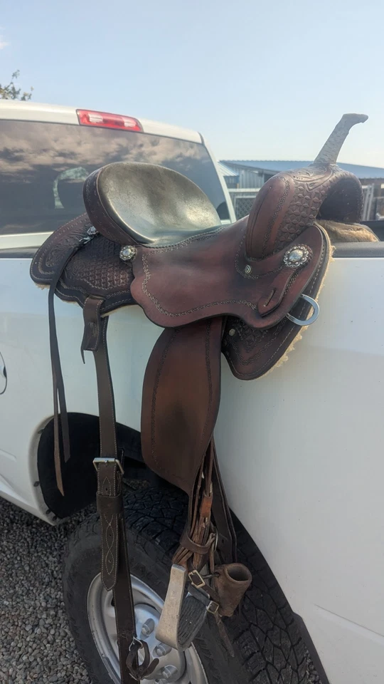 15" Triple Creek Barrel Saddle - Image 3 of 4