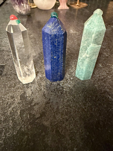3x polierte facettierte Heilstein-/Edelsteinspitzen, blau grün transparent