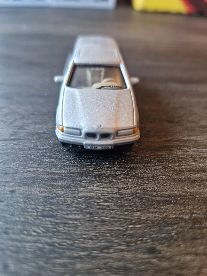 SCHUCO BMW 320i TOURING SILVER SCALA 1/72 - Immagine 3 di 4