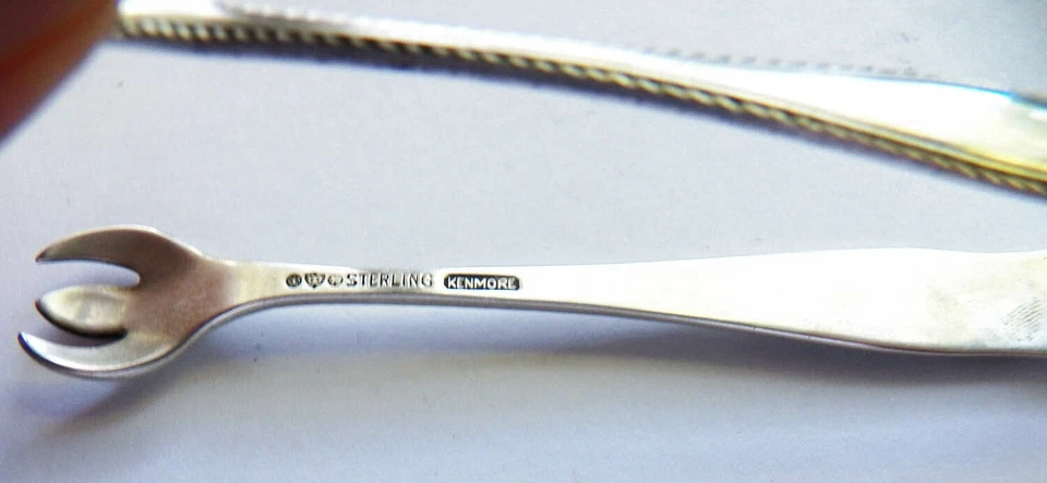 Vintage Watson Kenmore Sterling Tongs No Monos - Image 4 of 4