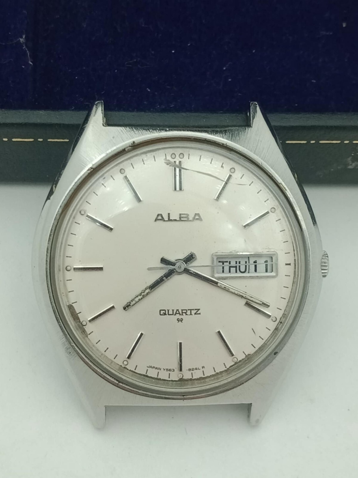 Alba Vintage Silver Quartz Y563-8210 Day/Date Dial Mens Seiko Parts Watch - vintagewatches.pk