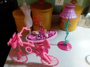 Mattel Barbie GLAM Dining Table, Lamp & Accessories X7942. Bike and dress form