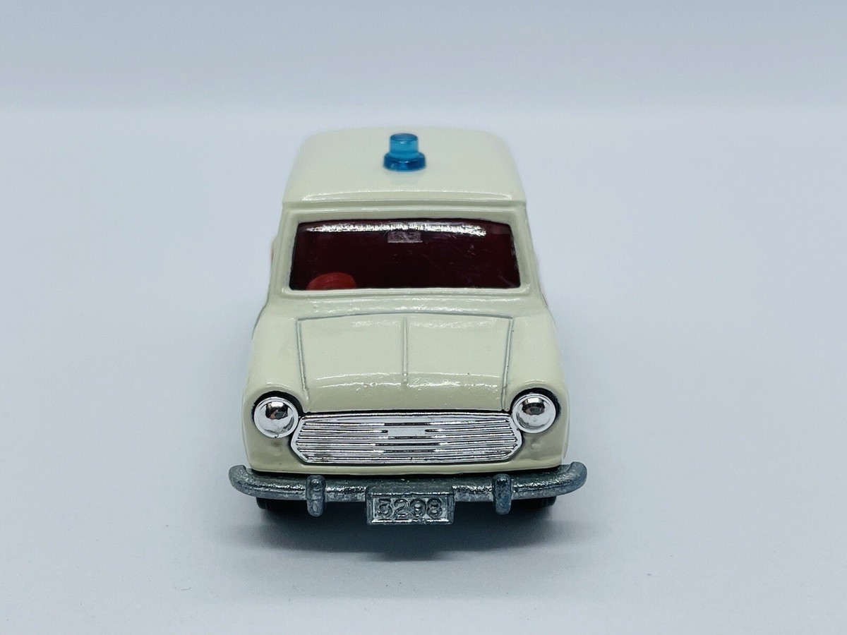tomica ミニクーパーS トラフィック　POLICE 日本製　ミニカー s-l400.jpg