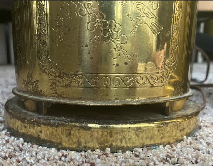 Par de lámparas orientales vintage encantadoras de latón de mediados de siglo rústicas grabadas Foto 2 de 4