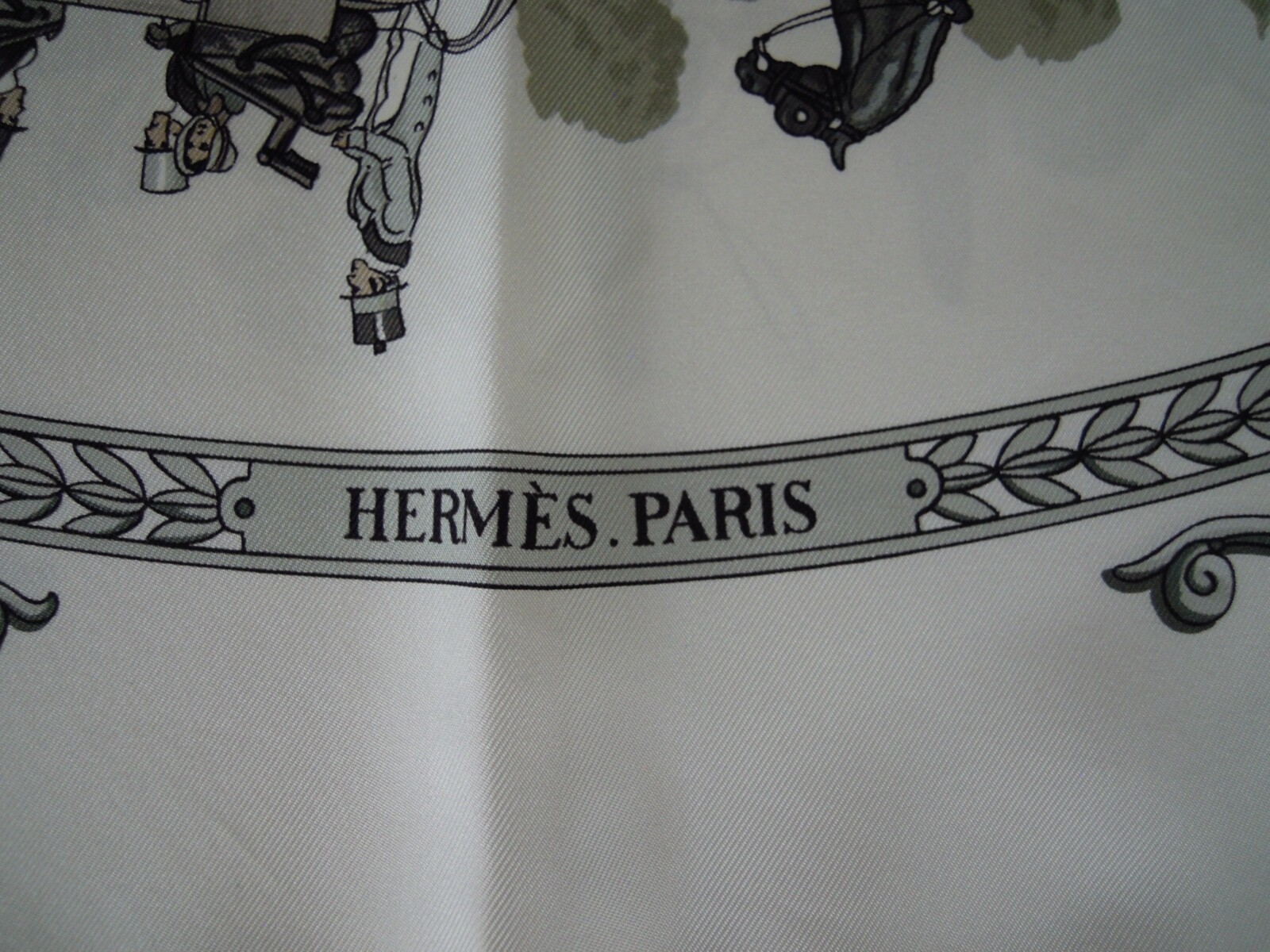 Vintage Authentic HERMES Carre 90 Scarf "LA PROMENADE DE LONGCHAMPS " Silk White image 4