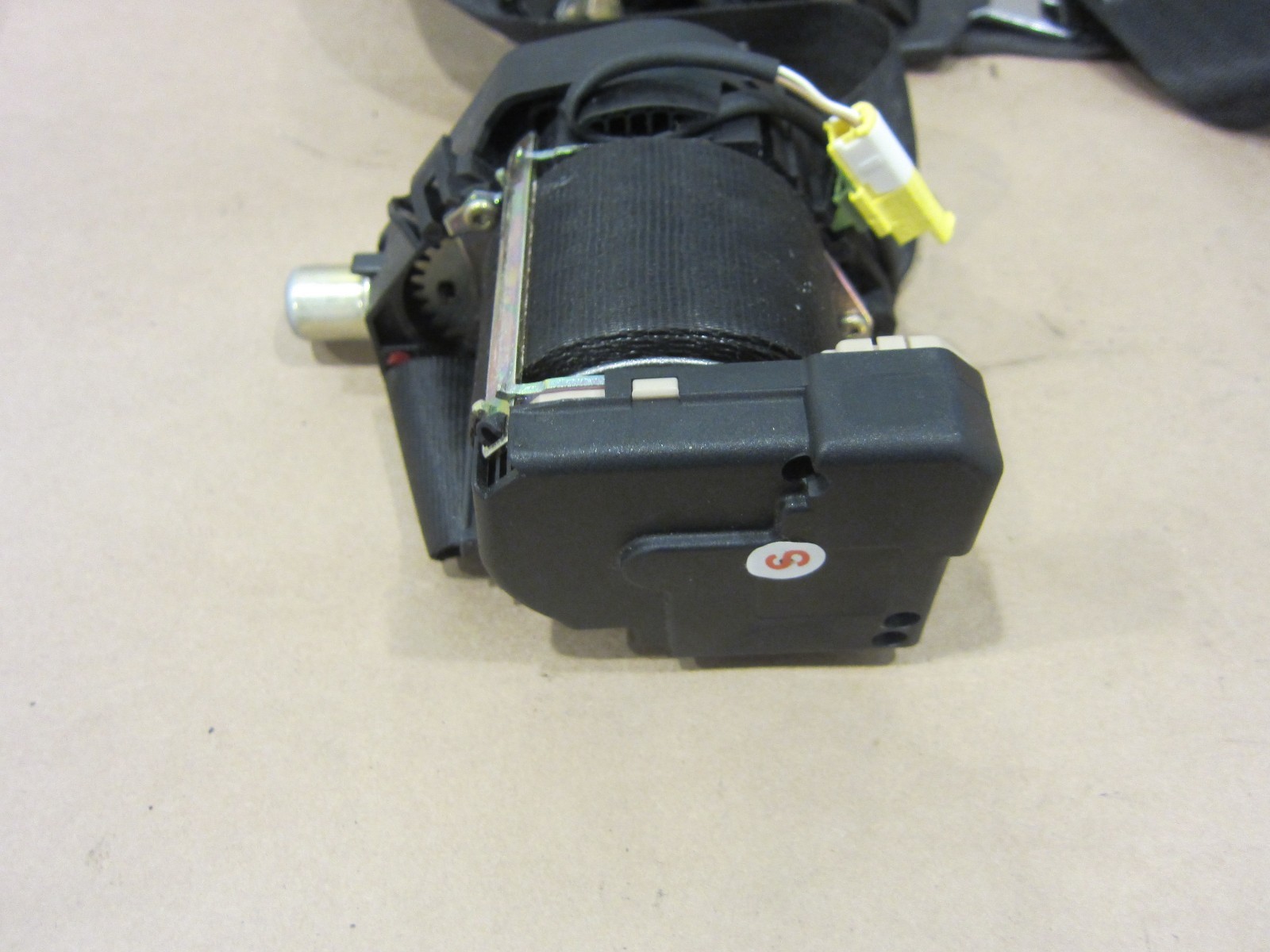 Maserati Quattroporte LH Front Seat Belt Black With Bracket...Part# 67723000