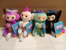 SET OF 4 FINGERLINGS - FRIENDSHIP  YOUR FINGERTIPS