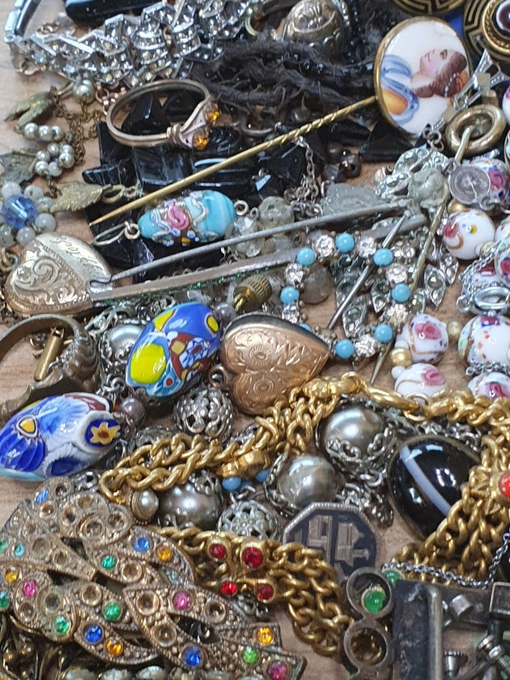 JOB LOT BROKEN ANTIQUE & ART DECO COSTUME JEWELLERY SPARE REPAIR