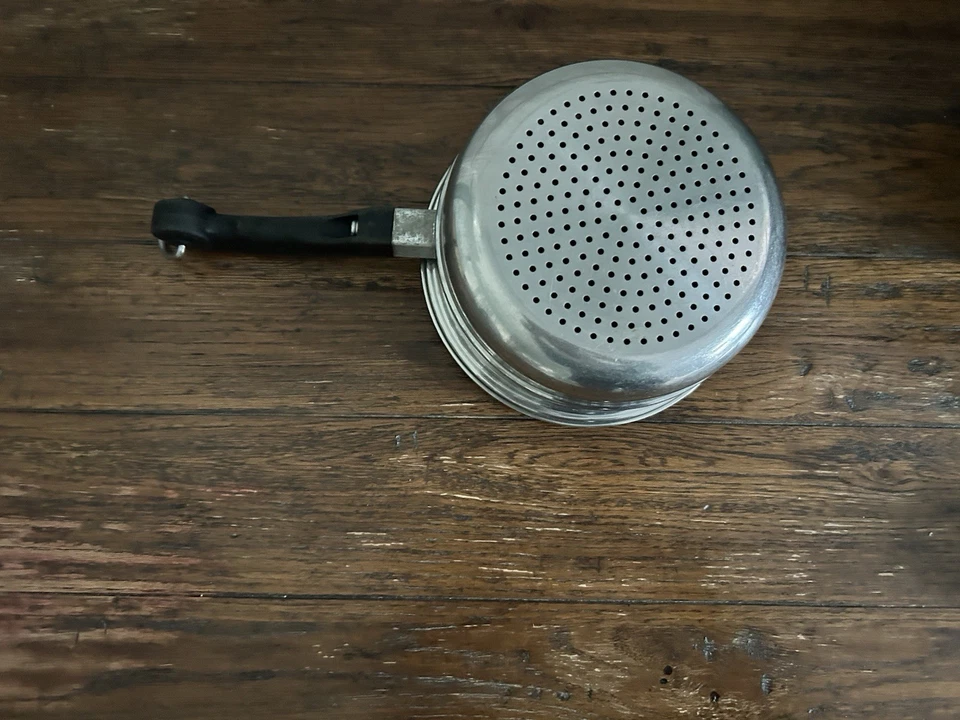 DE COLECCIÓN ENSALAD MASTER 8" ANCHO VAPOR COLADOR INSERTAR SARTÉN Foto 4 de 4