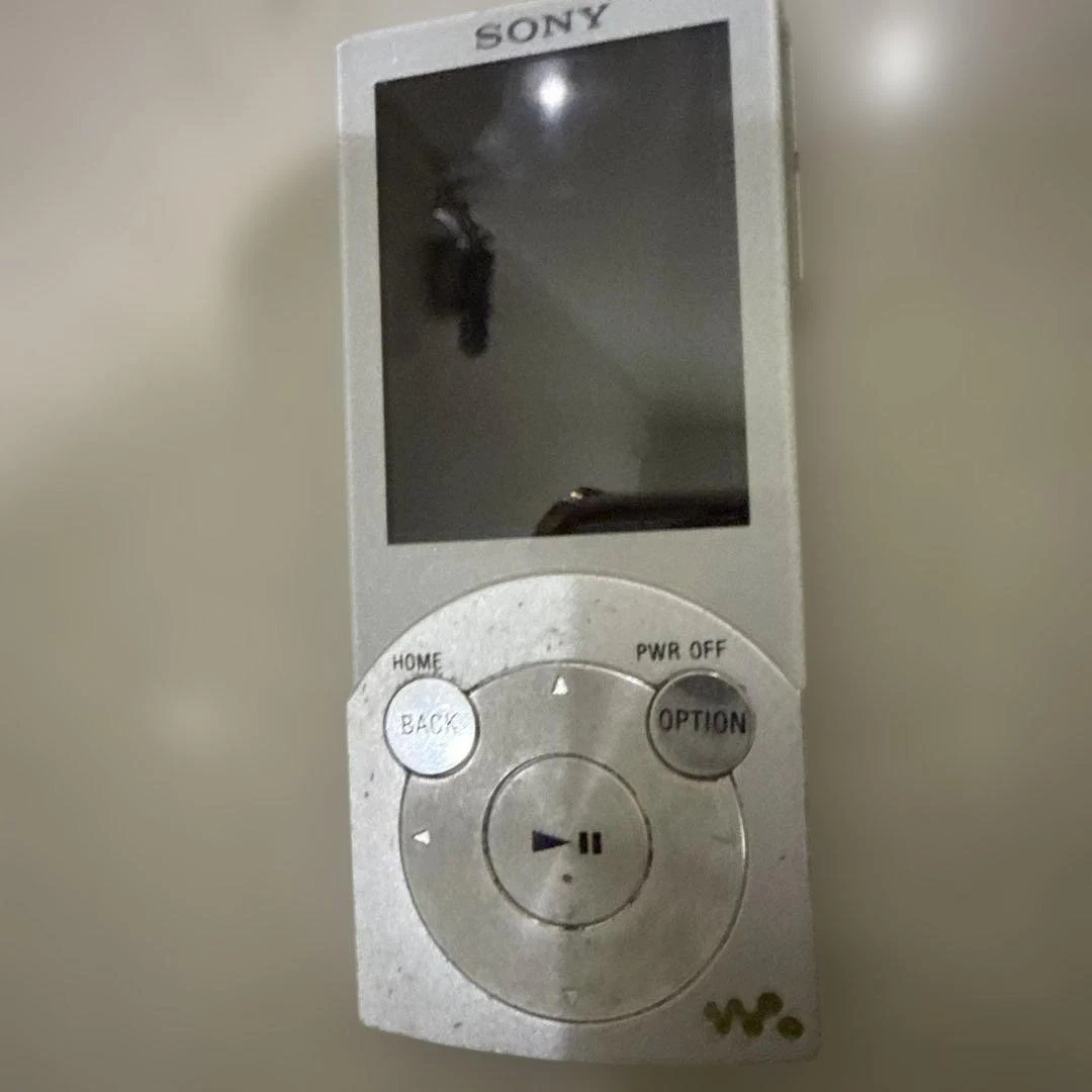 Lecteur audio numérique Sony Walkman NW-S644 8 Go blanc argent testé