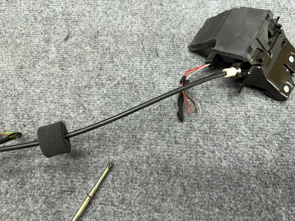 MERCEDES W219 W211 CLS55 CLS63 AMG TAPA MALETERO BLOQUEO PESTILLO MANGO CON MECANISMO OEM Foto 3 de 4