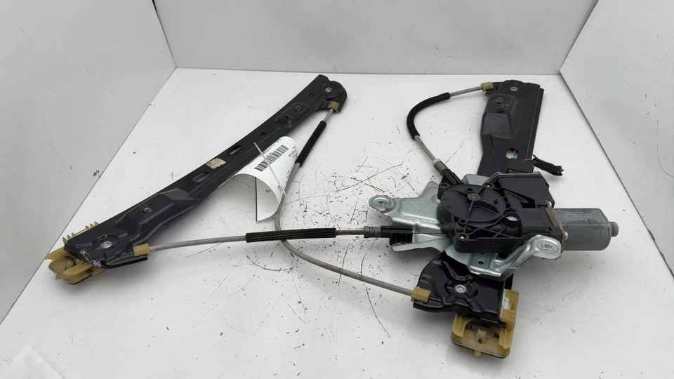 11 12 13 14 15 16 17 BUICK REGAL Front Right Door Regulator W/ Motor OEM - Image 4 of 4