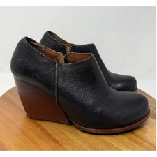 Kork Ease Black Leather Wedge Ankle Booties Side Zip Women's Size 7M