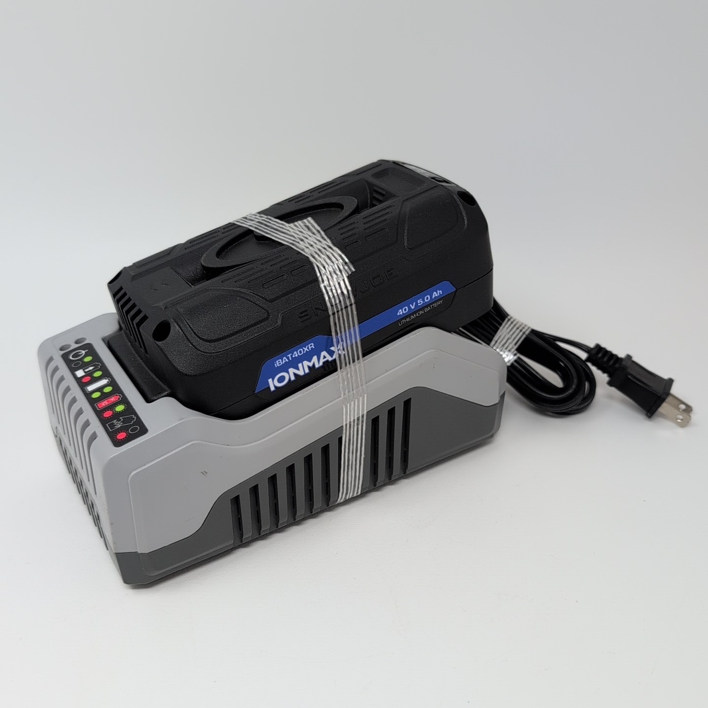 Snow Joe iCHRG40 Lithium-Ion Charger + iBAT40 IONMAX 40V 5.0Ah Snow Joe battery