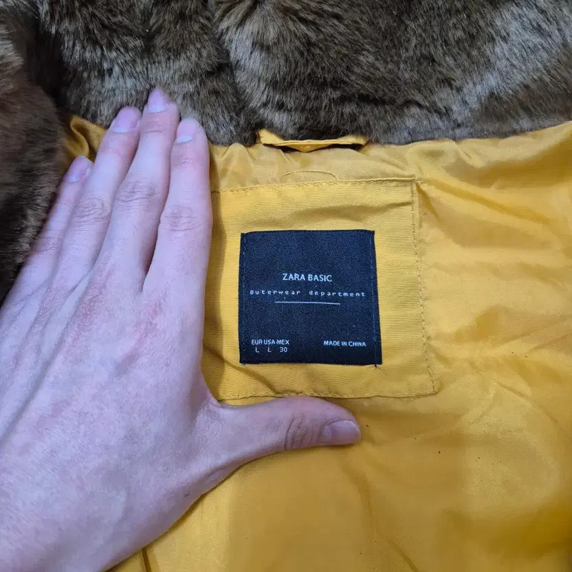 Zara Basic Wool Padded Jacket, Size L, Warm Winte… - image 5