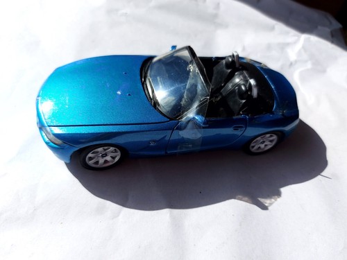 BMW Z4 Convertible E85 Cabrio 2003 Blue 1:24 V Detailed Scale Model Car 73269 - Picture 4 of 12