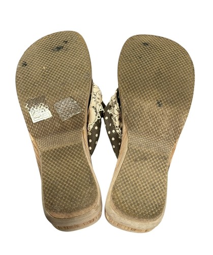 Sandalias chanclas de cuña Skechers Cali para mujer Y2K Boho espuma madera lunares florales - Imagen 4 de 11