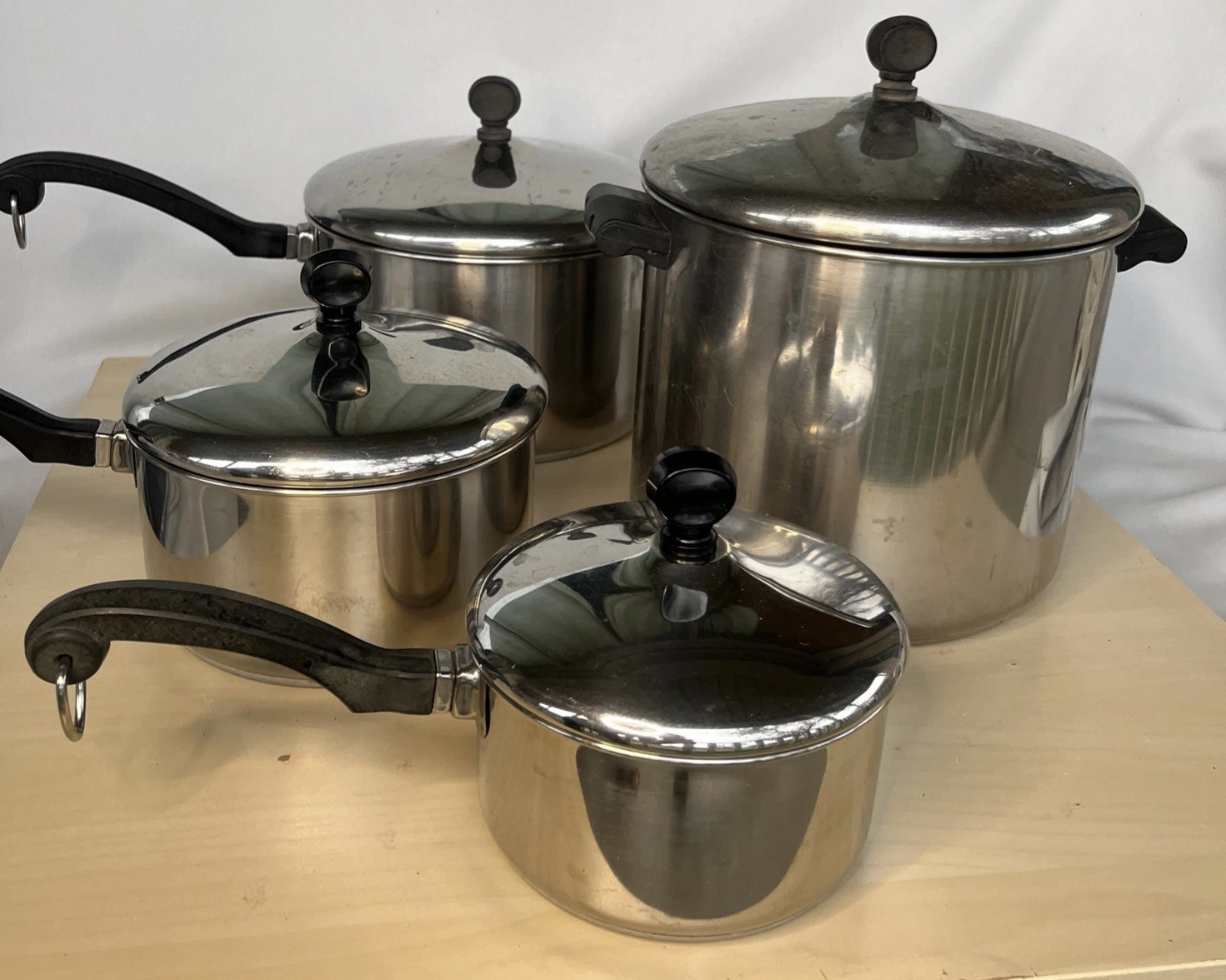 Farberware Vintage Aluminum Clad Stainless Steel Pots With LIDS 10 Pieces
Opens in a new window or t