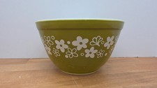 Vintage Pyrex 750ml Spring Blossom/Crazy Dais...