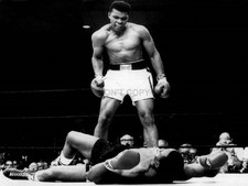 Photo Muhammad Ali vs. Sonny Liston (1965) - Noir et blanc - 15×20
