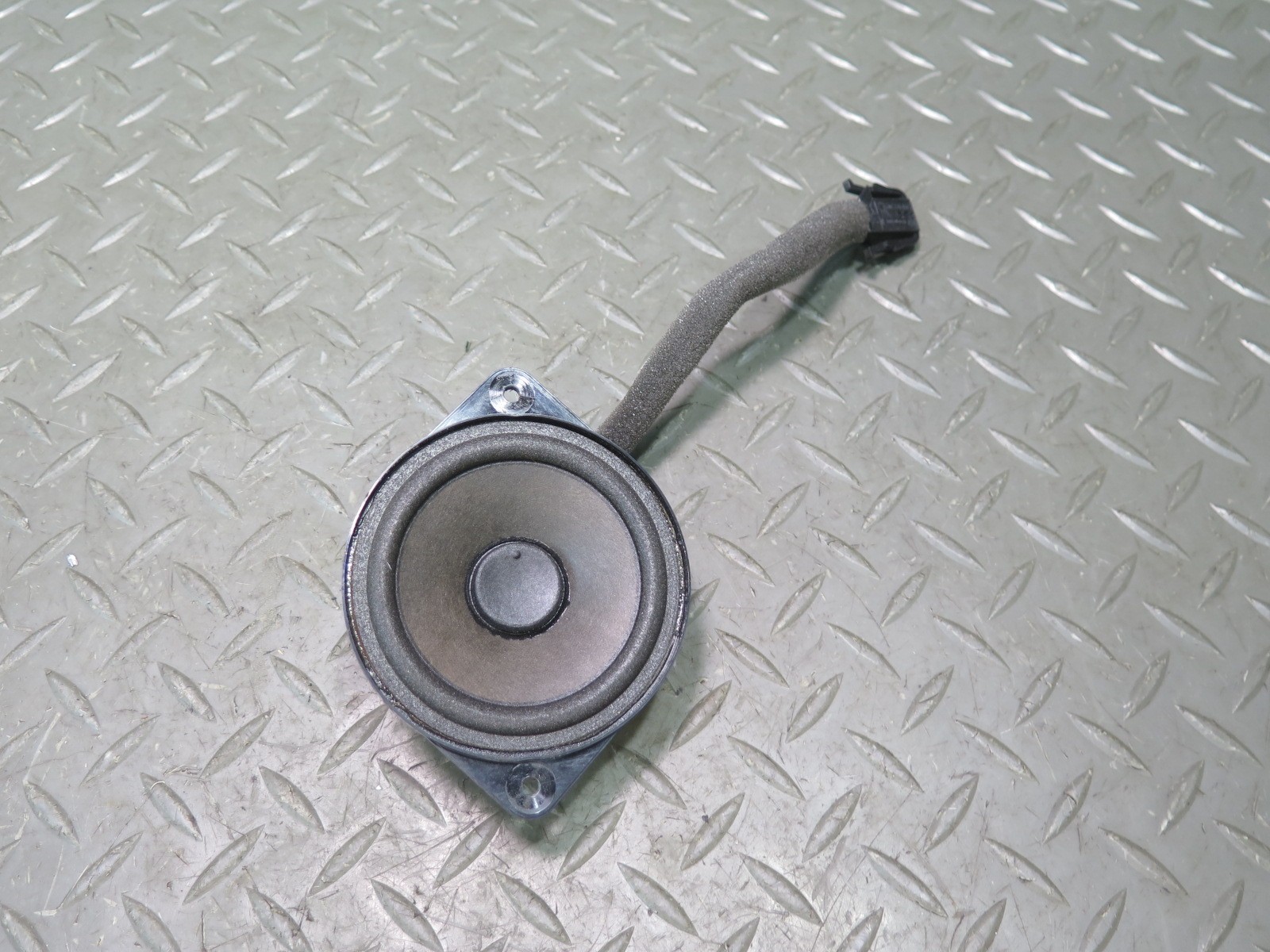 Bentley Flying Spur 2006-2012 REAR+RIGHT Speaker