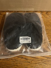 New Women  s Black Fuzzy Slippers Size Medium