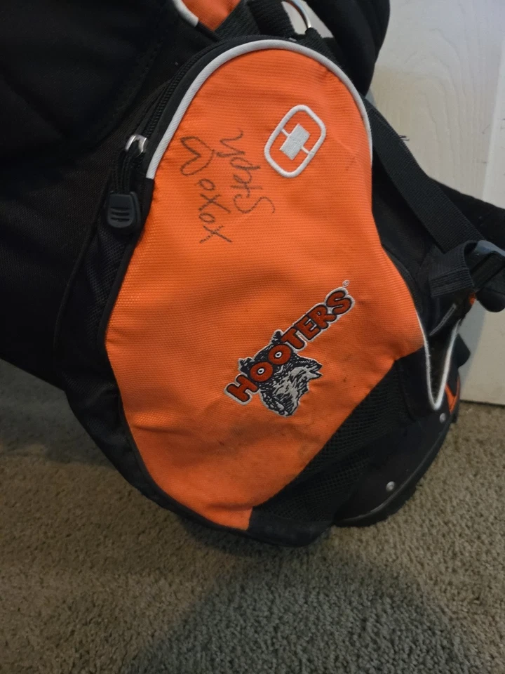 Bolsa de golf Hooters OGIO octano rara con correa y soporte - usada buena ver notas Foto 3 de 4