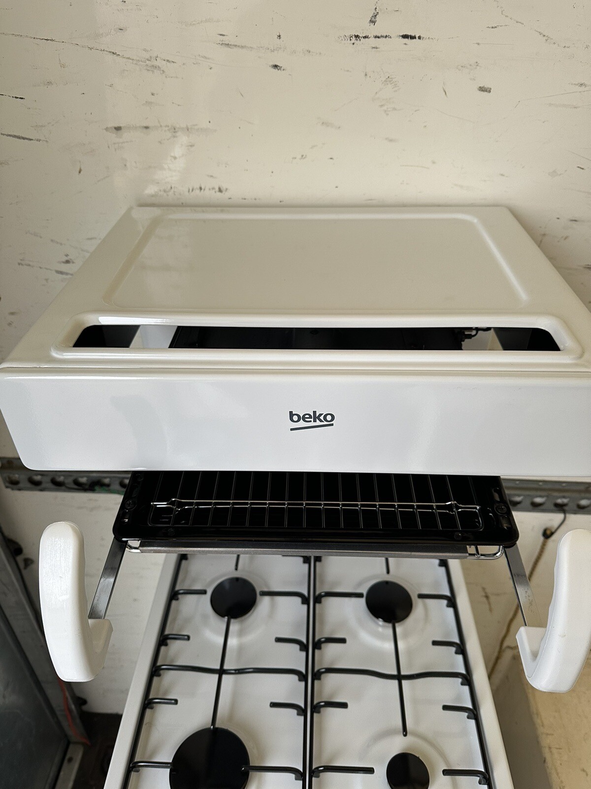 Gas cooker , high level grill , beko , white model Ka52new glass door very clean eBay