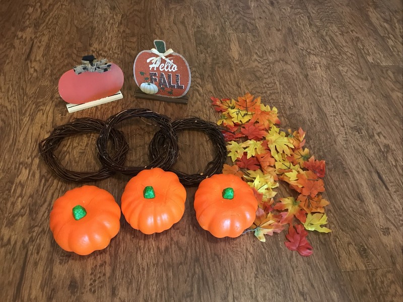 Fall Decorations lot 3 Pumpkins-2 wood stand up pumpkins-3 Wood Wreaths & Leaves