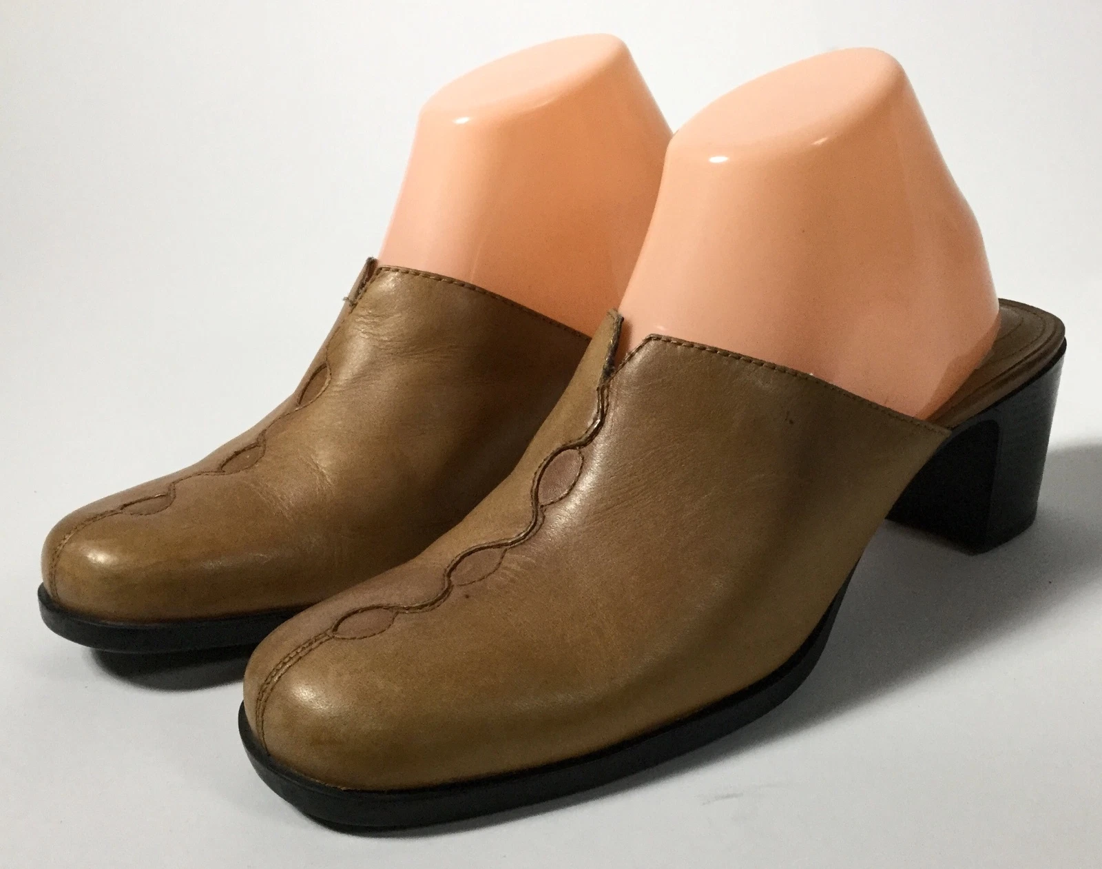 Scarpe Clarks Mule slip on pelle chiara misura 8 5 M tacco 2 5" marrone donna