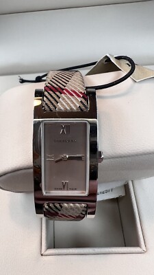 Burberry Women display picture 3