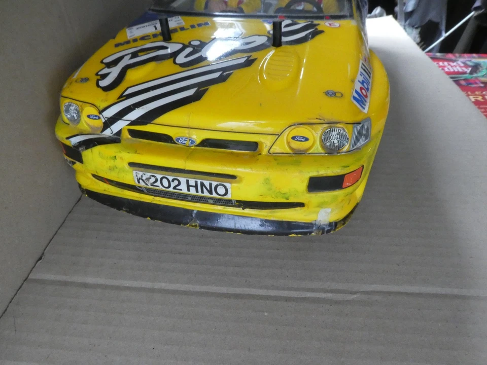 Tamiya Michelin pilot Escort Cosworth 1/10 scale rc car vintage model - Image 3 of 4