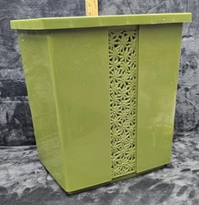 Vintage FESCO Avocado Green Clothes Hamper With Lid 8908 USA