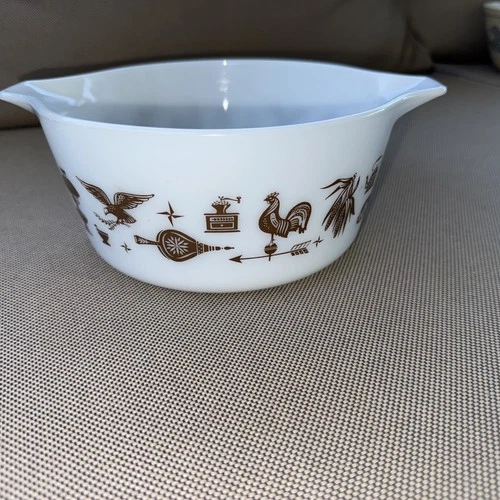 Vintage Pyrex Early American Mixing Bowl #474 Brown on White 1 1/2 Quart