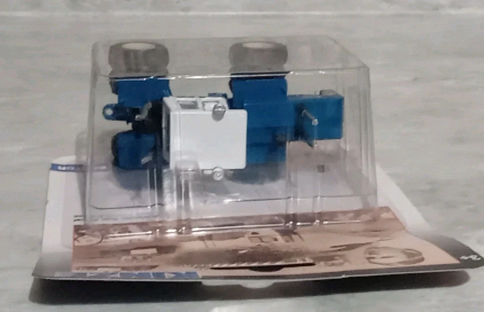 Rare 1/64 Kinze #640 Big Blue 4WD Tractor, 2014 SpecCast Diecast #GPR 1330 - Image 4 of 4