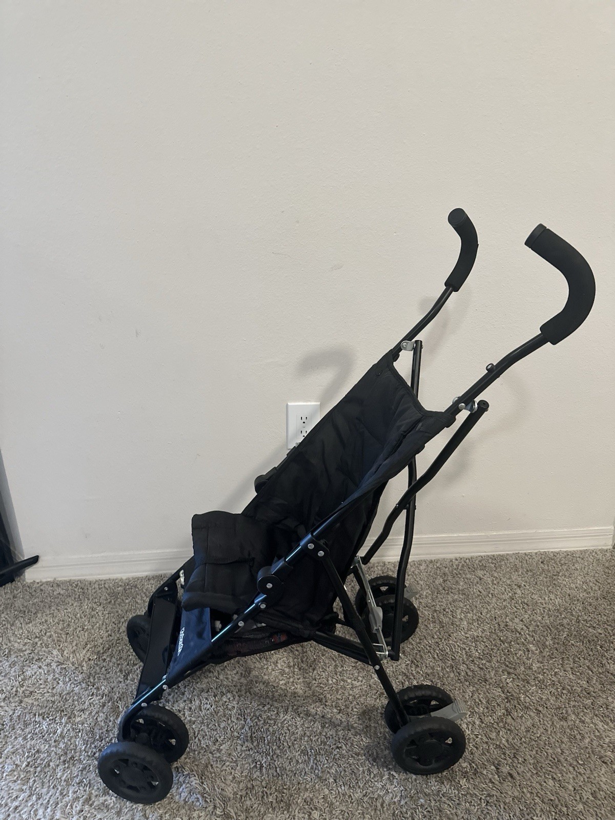 Kolcraft Cloud Unisex 12 lb. Stroller, Black for Child/Toddler - Used