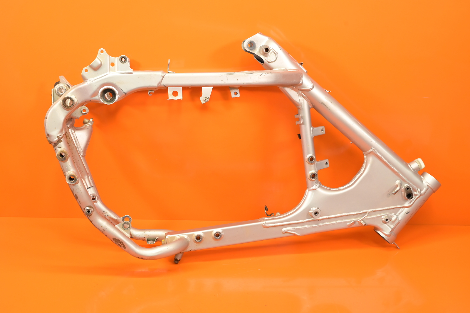 9604 HONDA XR400R XR400 XR 400 OEM MAIN FRAME CHASSIS ENGINE CRADLE