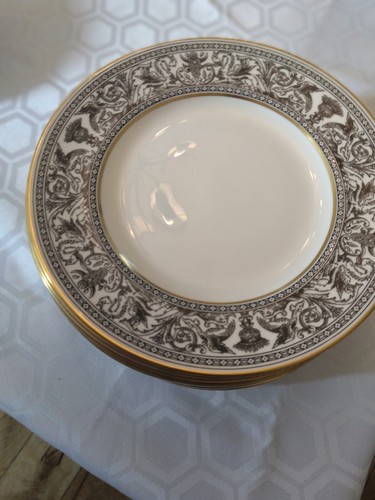 Juego de cena Wedgewood negro florentino para 12 personas con juego de café/té - Imagen 5 de 24