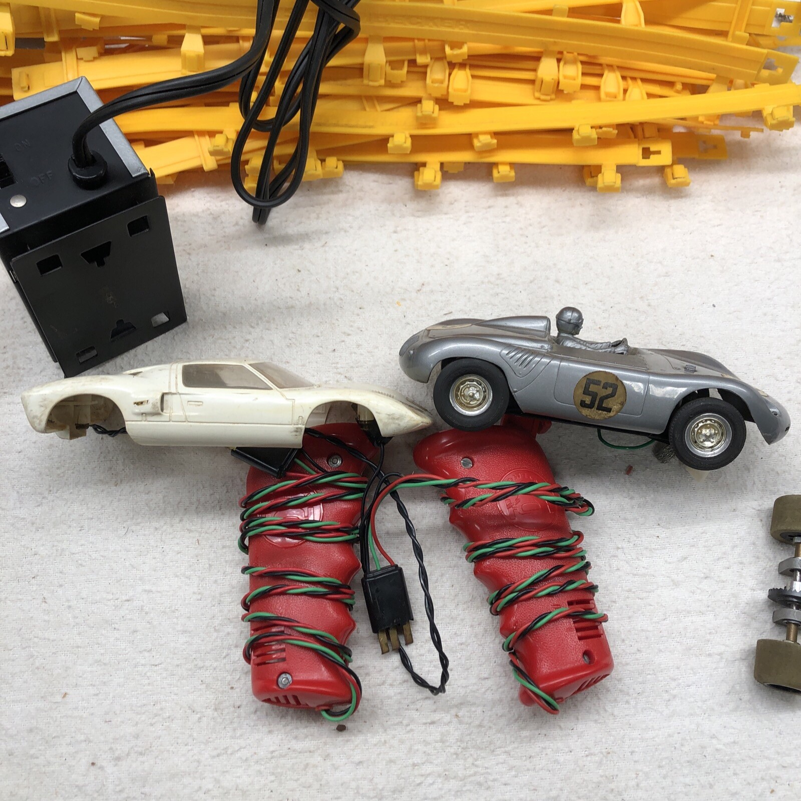 1960's Strombecker Road Racing Set 1/32 Slot Car Racing w/ 2 Cars