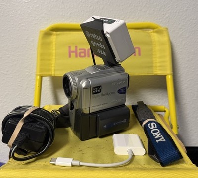 Sony Handycam DCR-PC101 Mini DV Camcorder w/Nightshot Tapeless SD Card Setup 