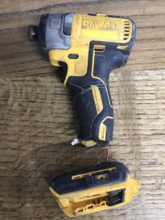 20v Dewalt 1/4’’ Impact Dcf887 For Parts Or Repair Only Lot 466