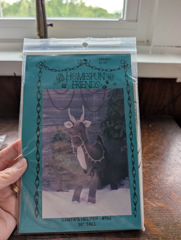 Homespun Friends Santas Helper #164 35 "Tall Pattern Uncut