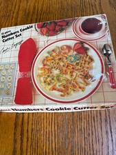 VINTAGE 13 PIECE NUMBERS COOKIE CUTTER SET MADE IN HONG KONG IN ORIGINAL BOX