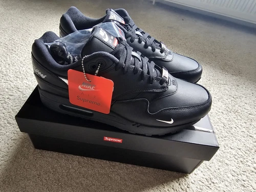 Supreme x Air Max 1 Noir UK 10 / US 11 Vendu Commande confirmée