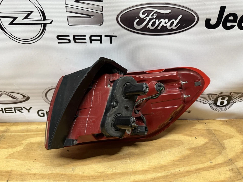 2017 KIA SORENTO LX TAIL LIGHT REAR LEFT 92401-C6 OEM 16 17 18 - Image 3 of 4