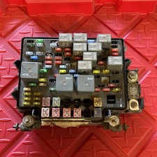 03-05 Chevy Gmc 2500hd Lb7 Lly Duramax Underhood Engine Fuse Box Oem 03-05 Chevy Gmc 2500hd Lb7 Lly Duramax Underhood Engine Fuse Box Oem